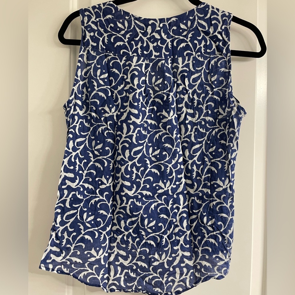 Velvet by Graham and Spencer - Blue and White Sleeveless Top - Picture 2 of 5